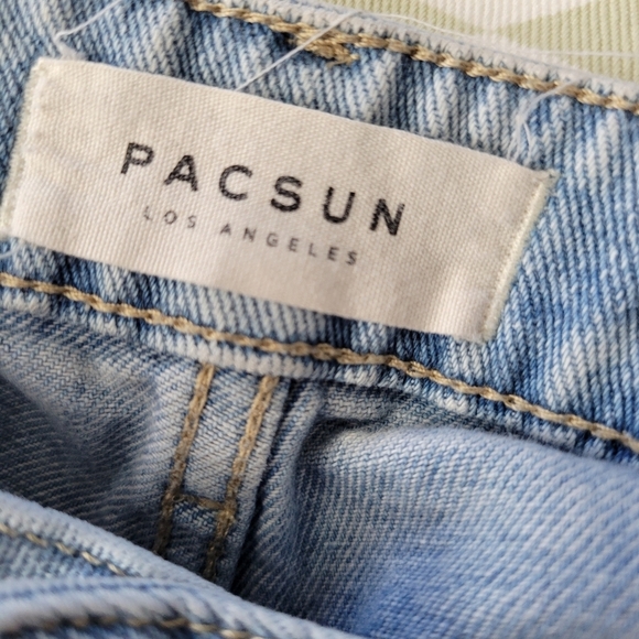 PacSun Women's 26 Mom Jean Light Wash Denim Distressed Cropped Ankle Jeans - Picture 8 of 9